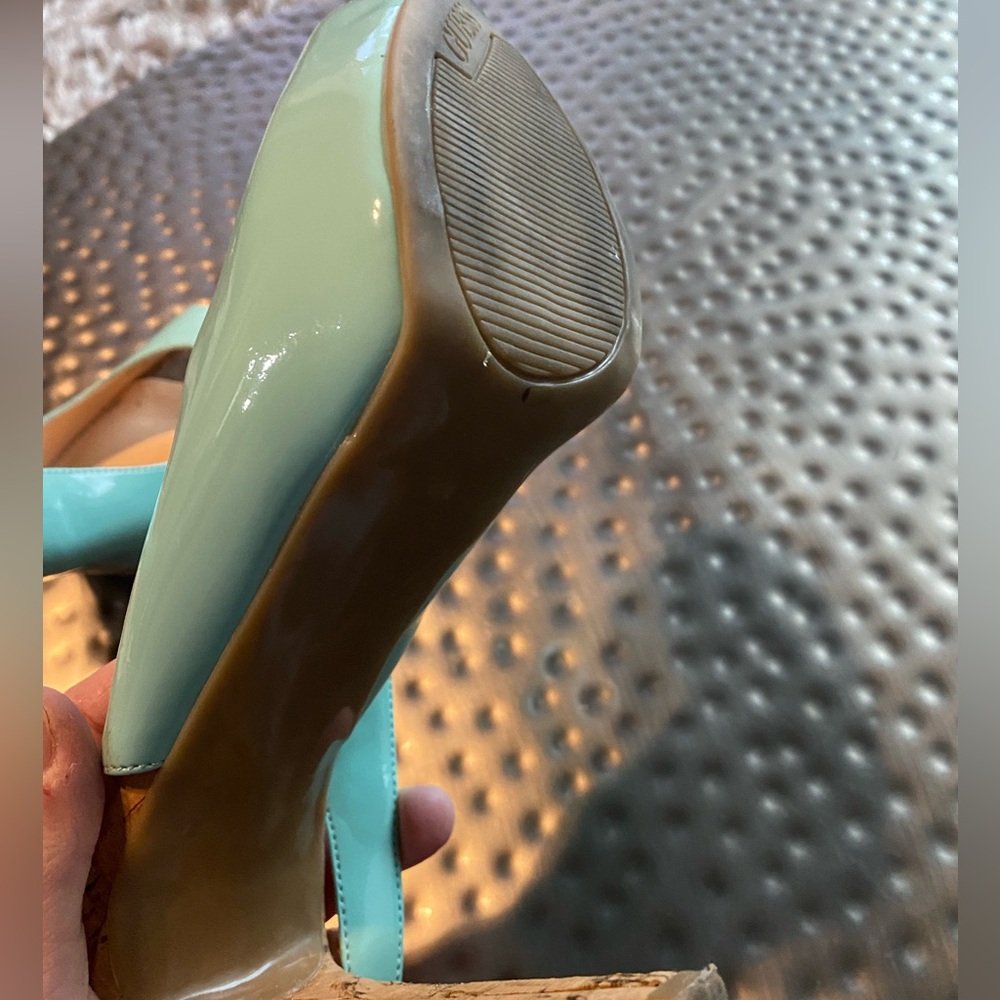 Guess size 8 heels - Picture 8 of 10